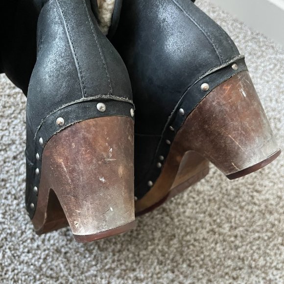 UGG | Lynnea Heeled Shearling Boot - Picture 6 of 14